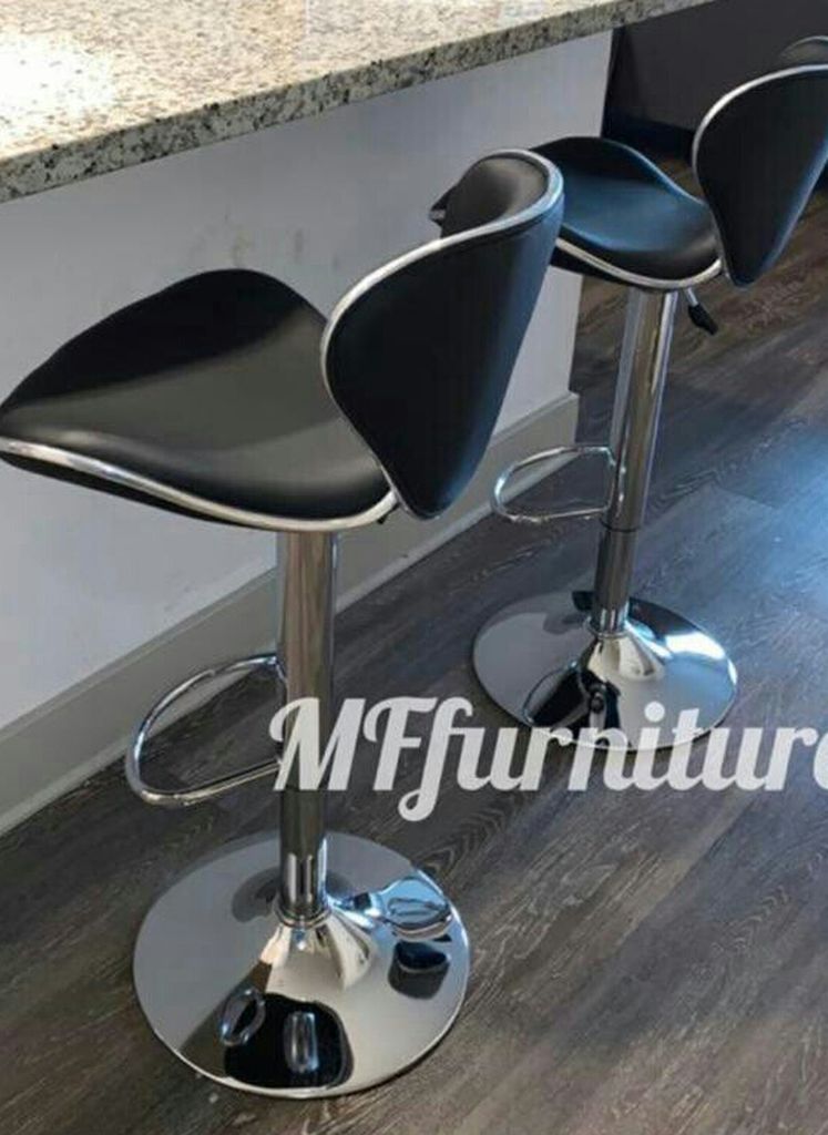 Set of. 2 chair bar stools new in box✔