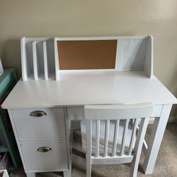 Kid’s Desk
