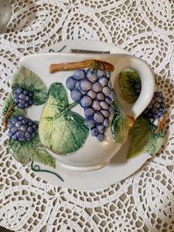 Italian Handpainted Ivy dishes pitcher Collectable China