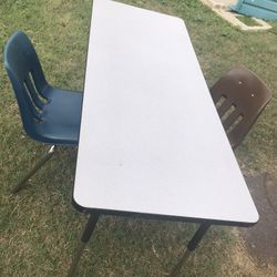 5ft Table With 2  Chairs