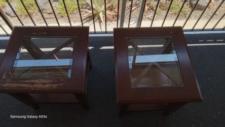 2 Side tables