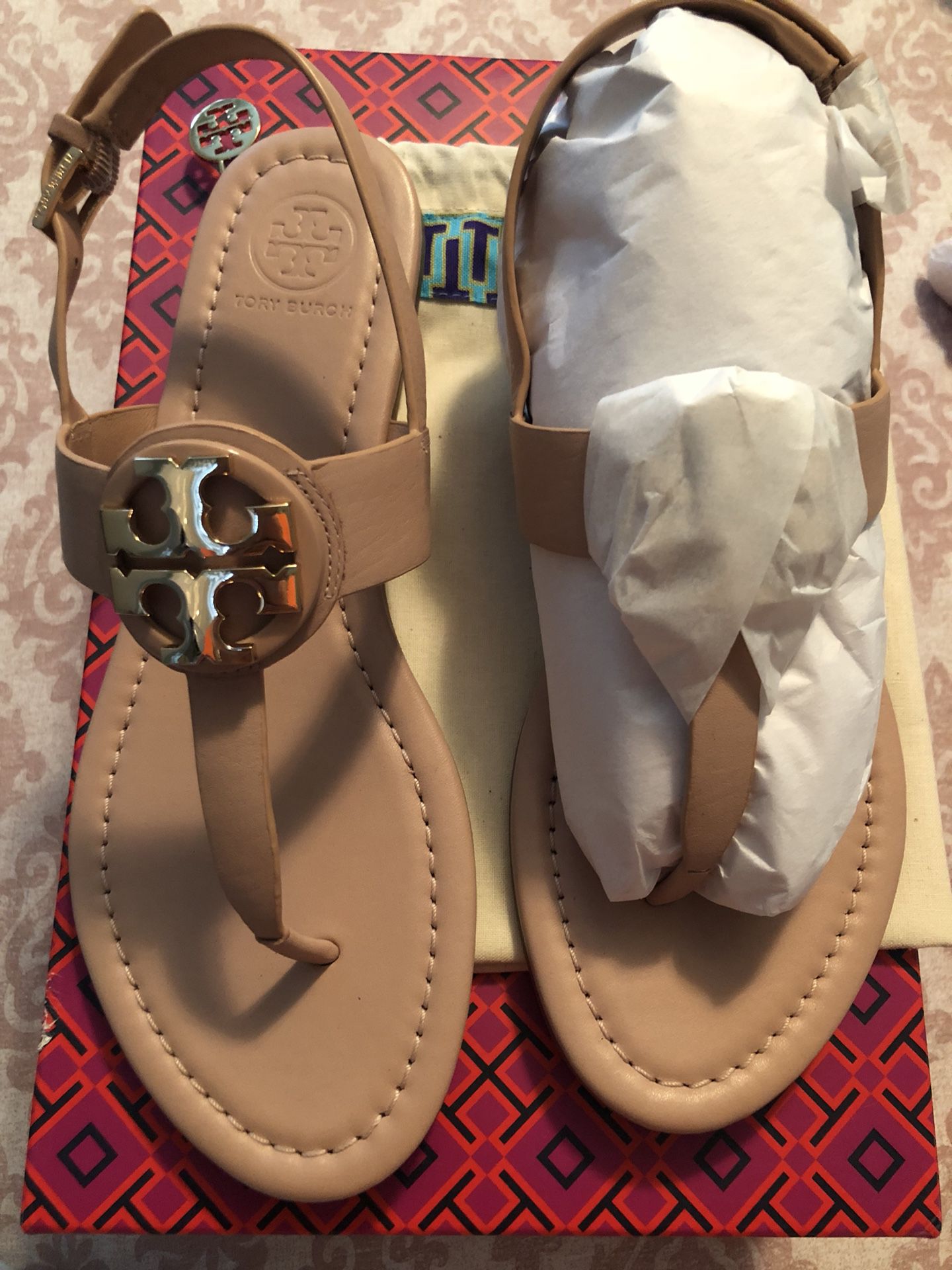 New Tory Burch Bryce thong sandal size 6 for Sale in Houston, TX - OfferUp