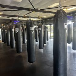 Leather Boxing/ Muy Thai Bag (Genuine Leather 135lbs)