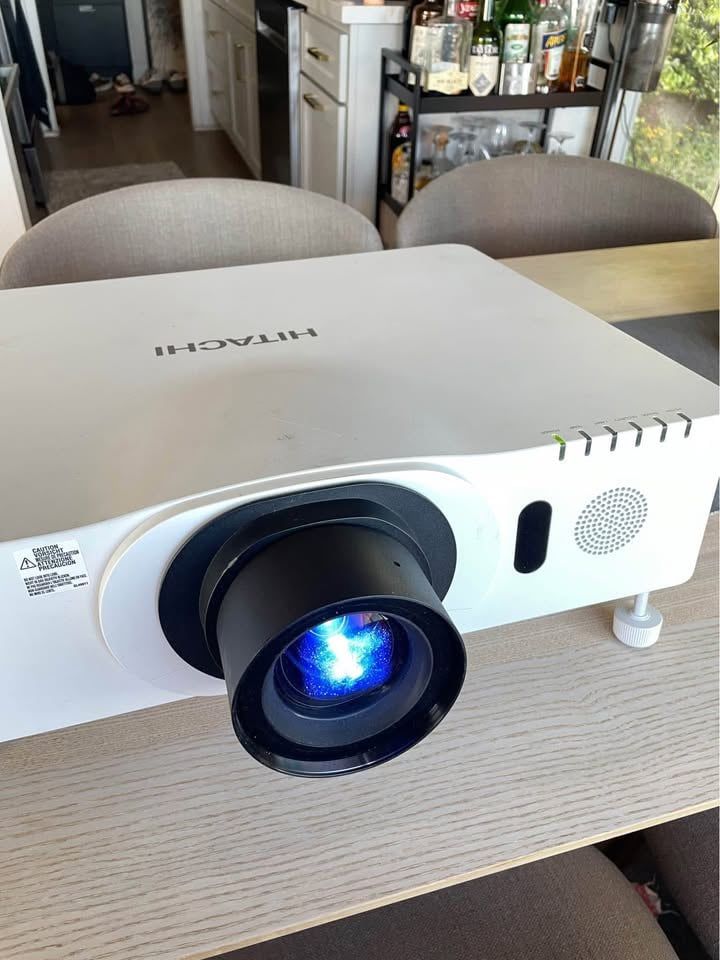 Hitachi 4200 Lumens HDMI Projector 