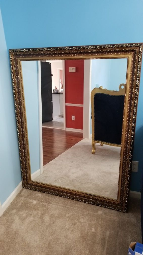 Beautiful mirror wall decor