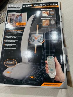Massaging cushion