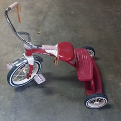 RADIO FLYER TRICYCLE VERY GOOD CONDITION