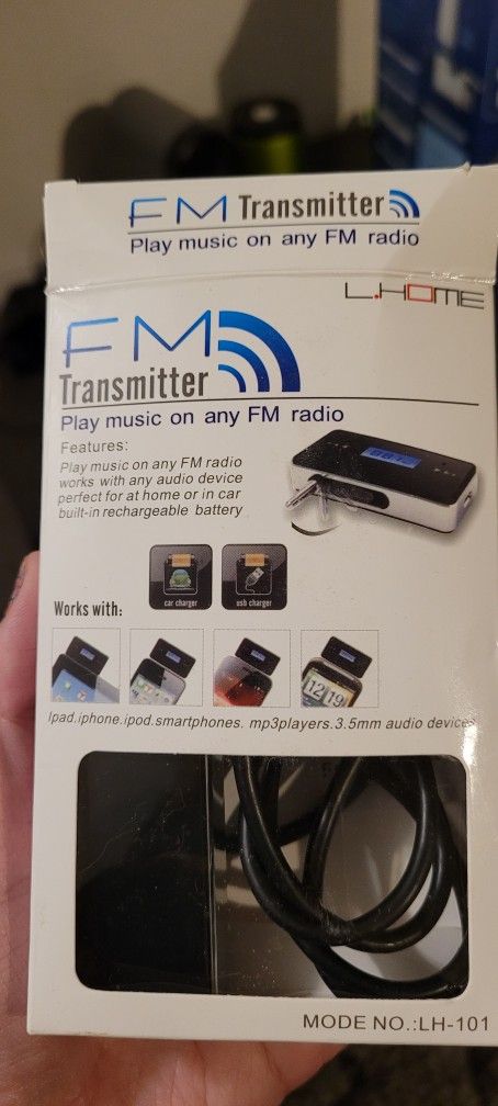 Aux - FM Transmitter
