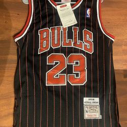 Mitchell & Ness 1995-96 Bulls Jordan Jersey