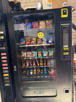 Snack vending machine (credit card ok)