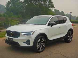 2023 Volvo XC40