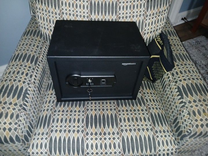 Amazon Basic Lock Box