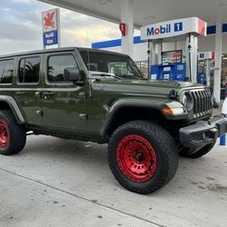 2021 Jeep Wrangler Unlimited Sahara High Altitude 