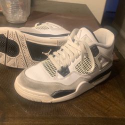 Jordan4s Retro Military Black 