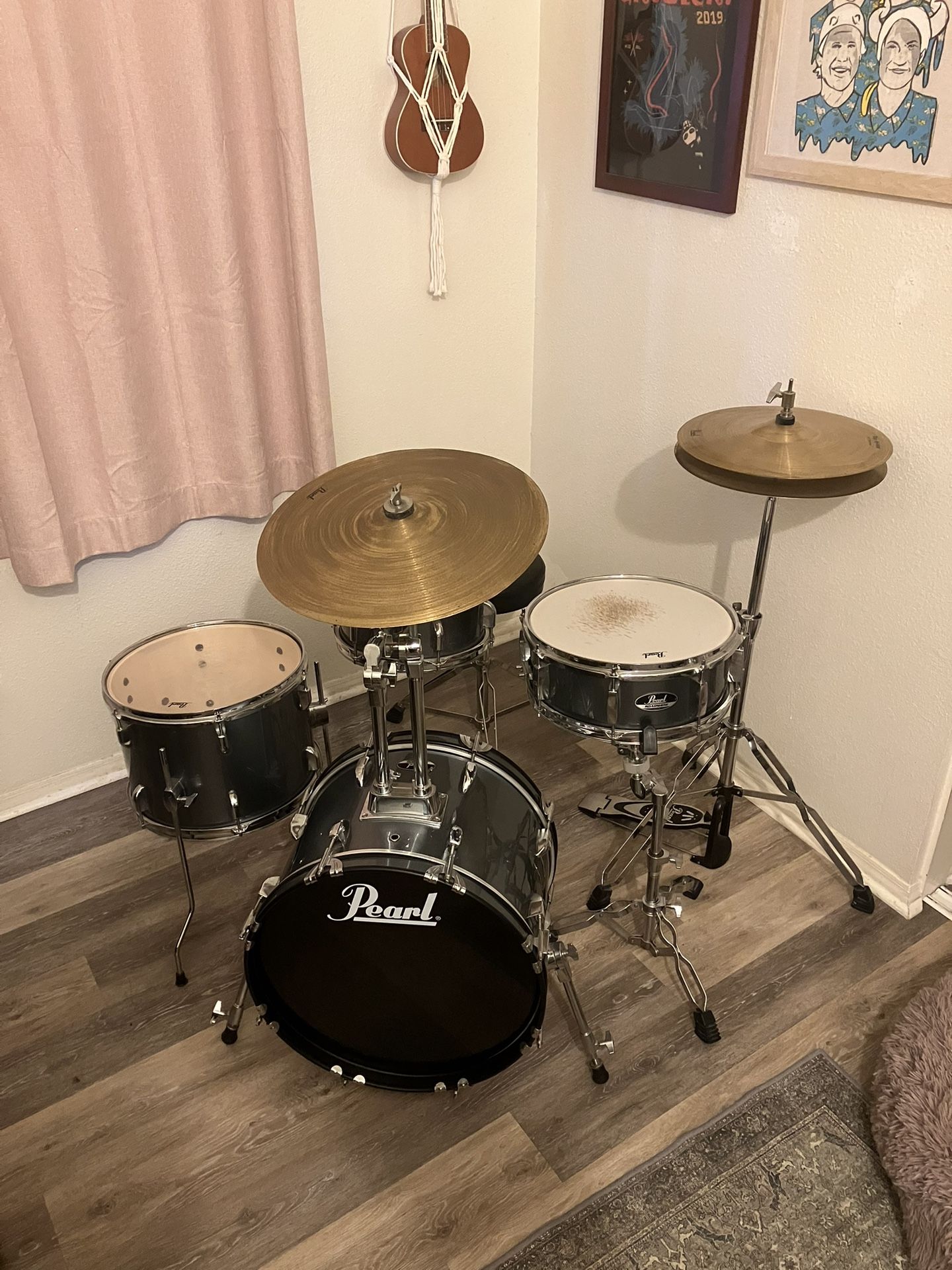 Pearl 4 Piece Drum Set