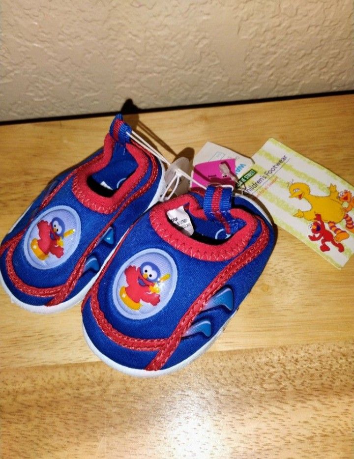 Infant Size 1 Footwear • Sesame Street