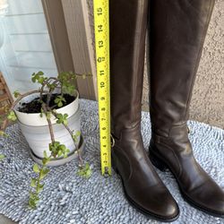 VIASPIGA Boots Size 5