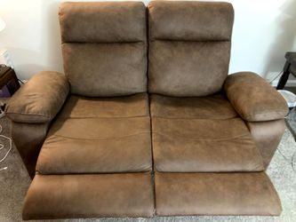 Recliner love seat