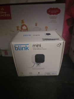 Blink Mini Smart Security Camera Indoor Plug-In HD Motion Detection BCM00300U