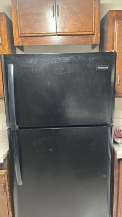 Frigidaire Black Top-Freezer Refrigerator