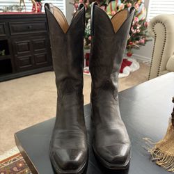 Lucchese Classic Boots/ Mint Condition!
