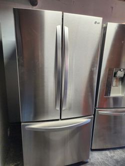 LG 33”INCH FRENCH DOOR STAINLESS STEEL REFRIGERATOR WITH ICE MAKER 