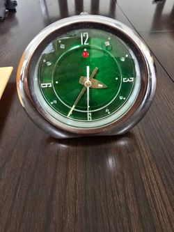 Vintage Round Table Clock Green Dial