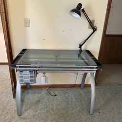 Art Desk 