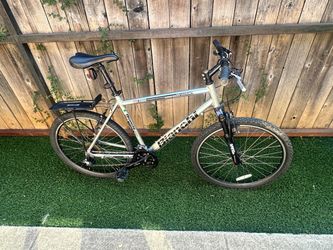 2010 Bianchi 2600 xc-L Ruck Mountain bike 20” large frame