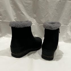 Dansko Woman Boots