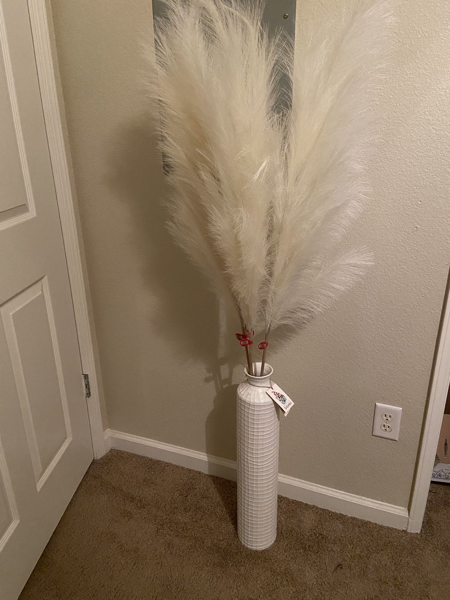 Faux Pampas grass/Vase bundle