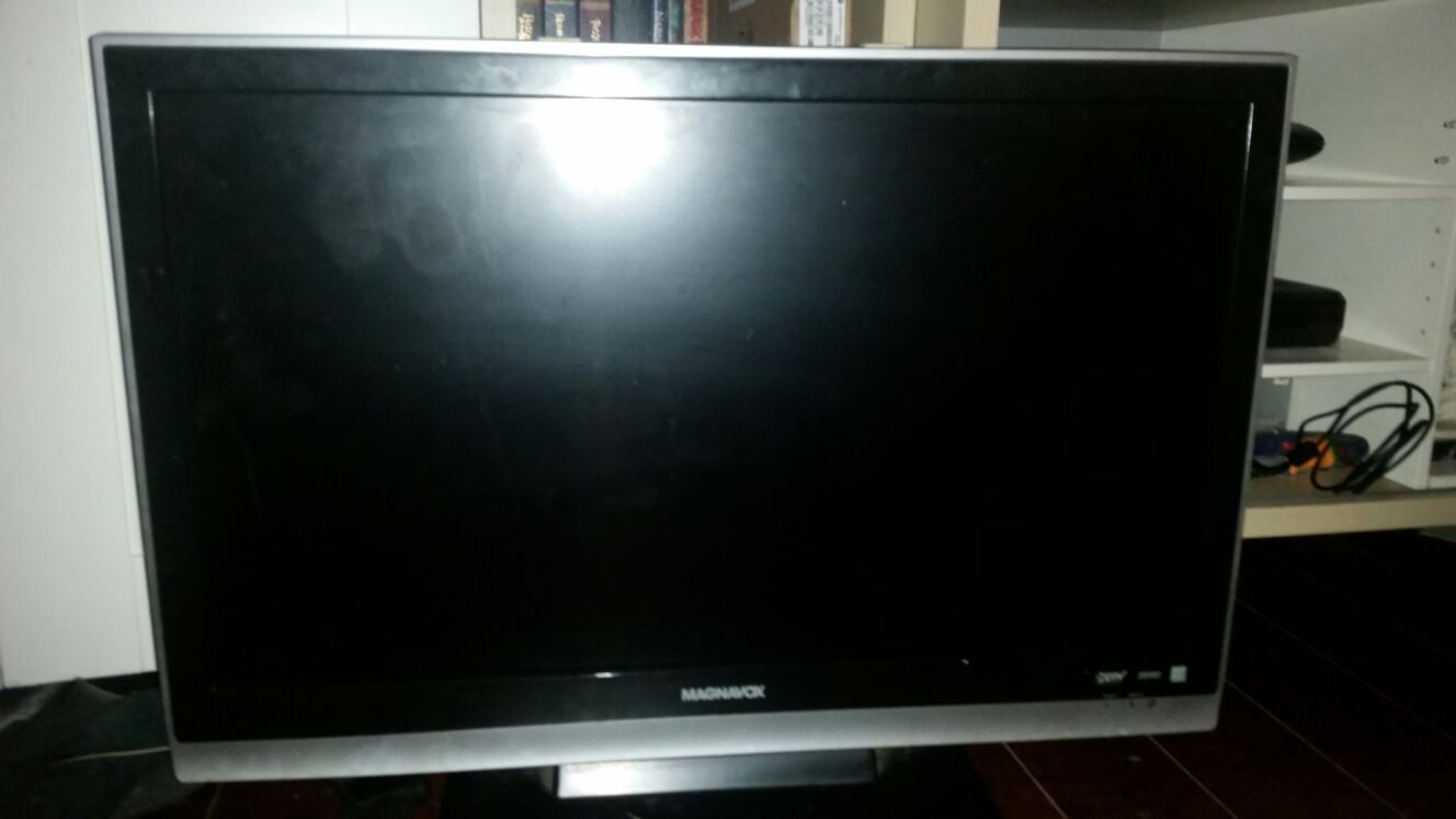 MAGNAVOX 32" 720p LCD HDTV w/HDMI 32MF338B/F7