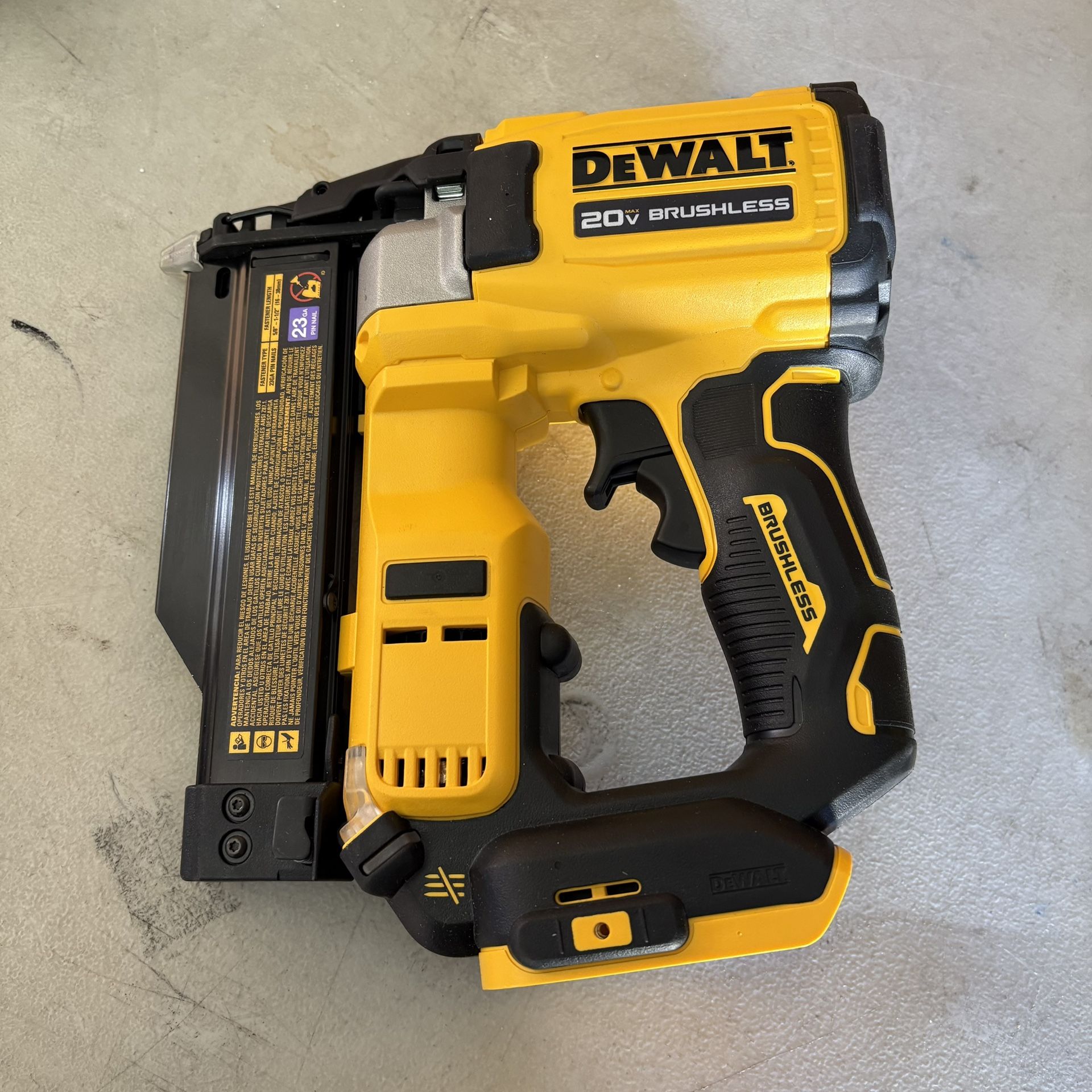 Dewalt ATOMIC COMPACT SERIES™ 20V MAX* BRUSHLESS CORDLESS 23GA PIN NAILER (TOOL ONLY) Used Like New