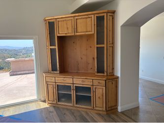 Entertainment center