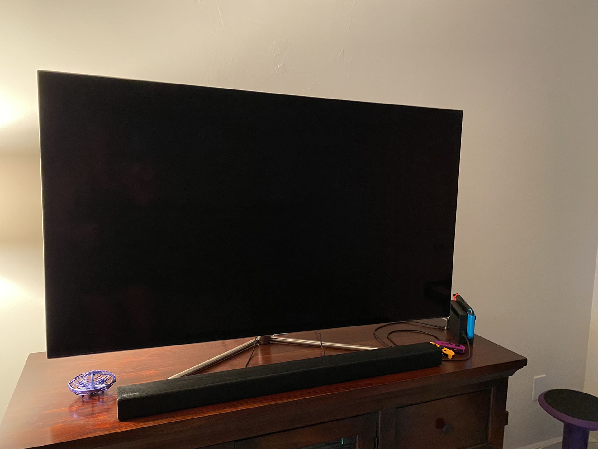 Samsung one connect 55” tv
