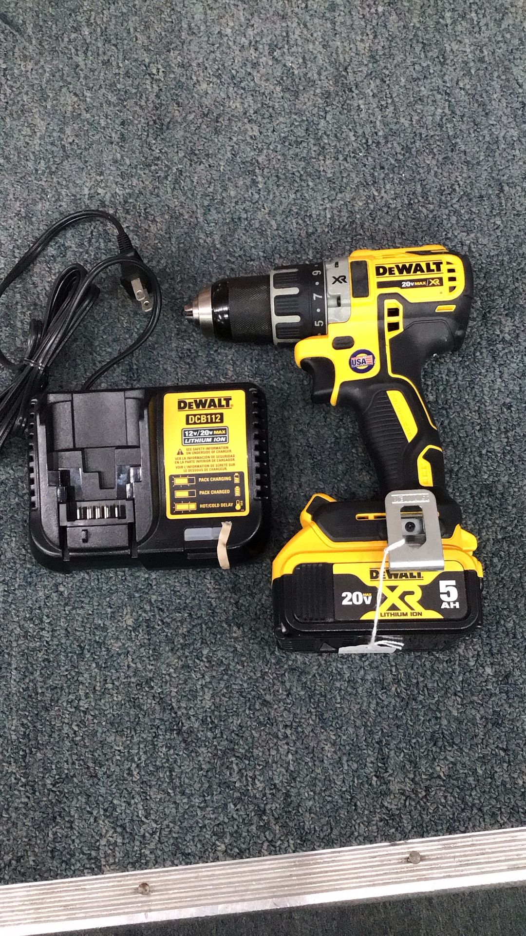 Dewalt 20v XR Brushless Drill 5 Ah Battery & Charger 💵  💳  💵  Cash and Card Accepted 