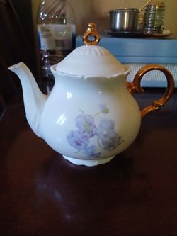 Tea pot