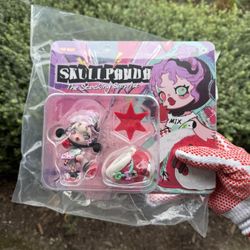 New POP MART Skullpanda The Stocking Surprise figure Hang Card *factory sealed* 