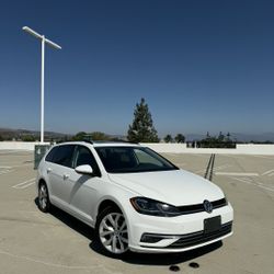2019 Volkswagen SportWagen Golf SE