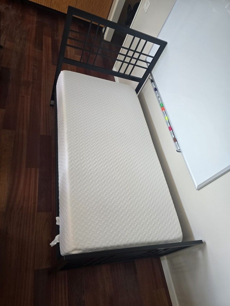 Twin Bed, Frame & Duvet