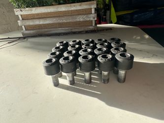 Vw original wheel bolts