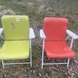 Vintage Folding Metal Lawn Chairs 