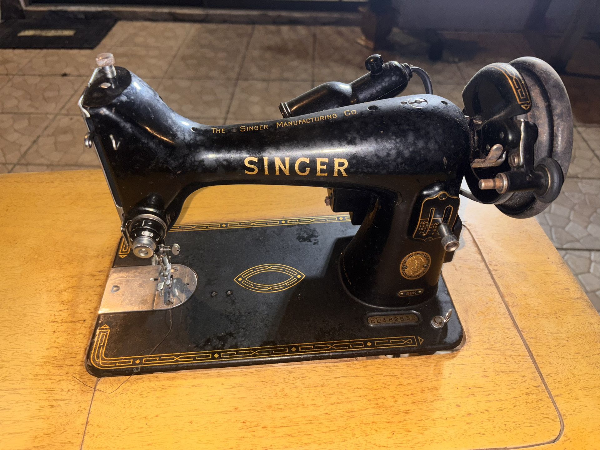 Vintage Singer Sewing Machine / Maquina De Coser Antigua De Marca Singer