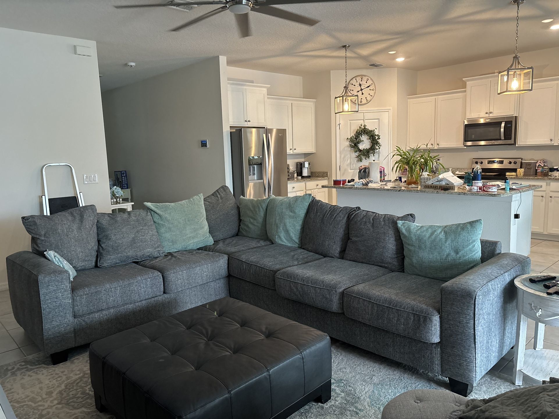 Sectional Couch Gray With Ottoman