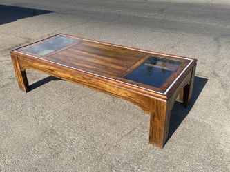 FREE DELIVERY: Coffee Table