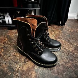 Dr. Martens, 9, NEW, Leona, leather boots