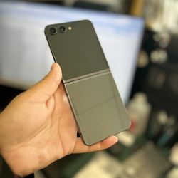 Galaxy ZFlip 5 UNLOCKED 256GB