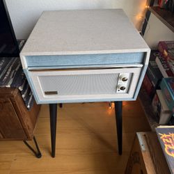 Like New Crosley Record Player w/ Stand – Vintage Style, Bluetooth & AUX – $100