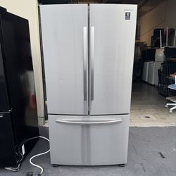 Samsung 28 cu. ft. Large Capacity 3 Door French Door Refrigerator with AutoFill Water Pitcher 