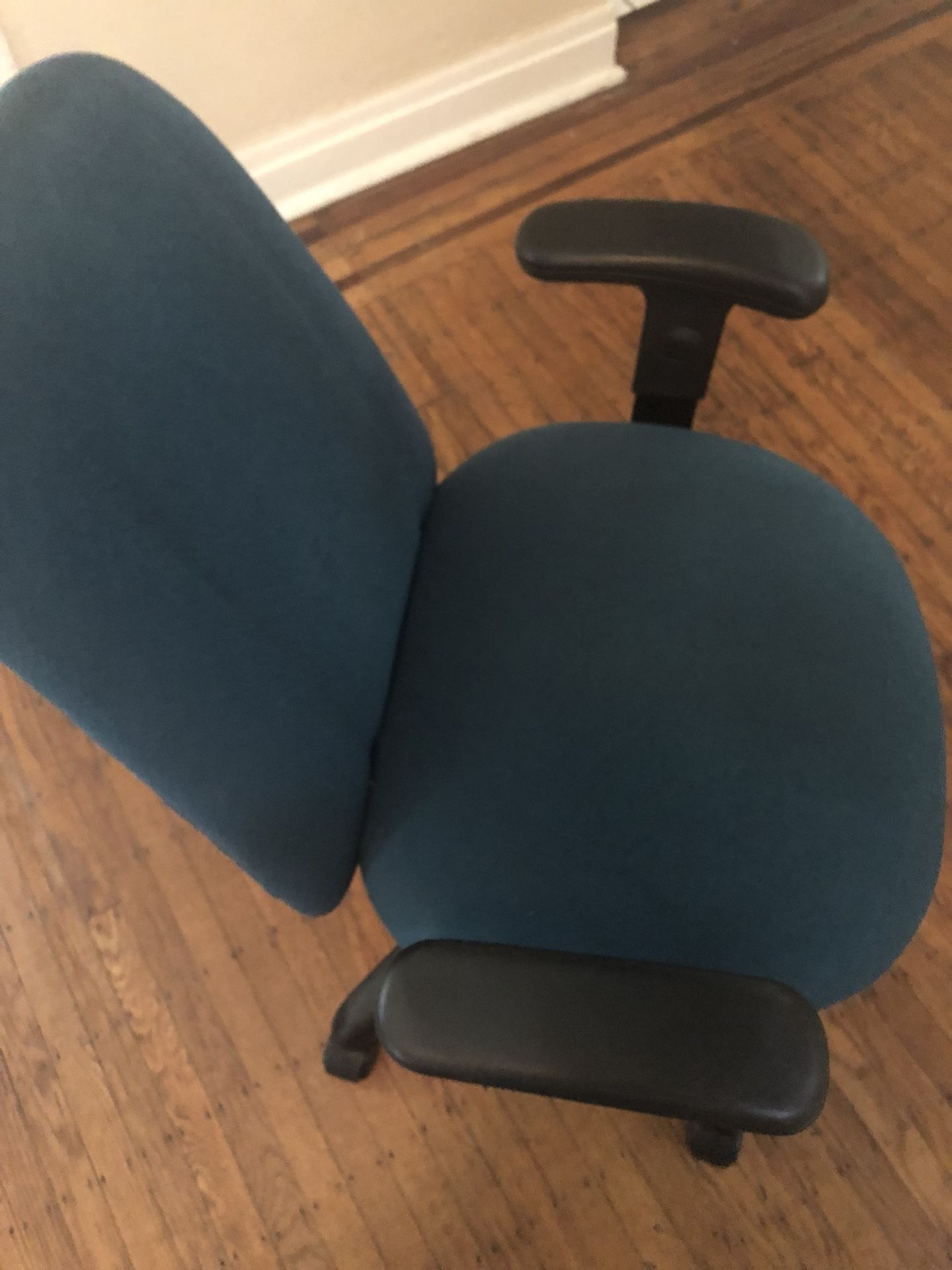 Office chairs 3 controls very convertible for sitting in front of computer